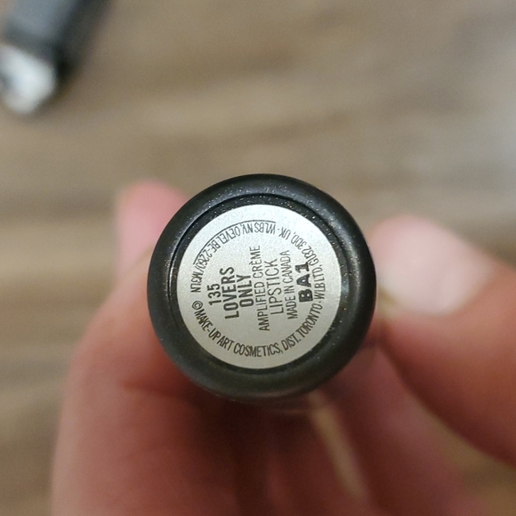 MAC amplified lipstick - Picture 2 of 4